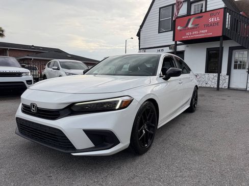 Used 2023 Honda Civic Sport image 2