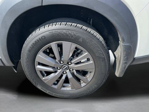 Used 2023 Nissan Pathfinder SV FWD image 36
