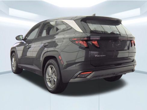 Used 2025 Hyundai Tucson SE FWD image 4