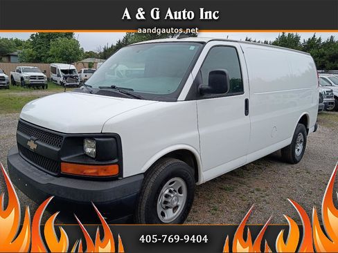 Used 2017 Chevrolet Express 2500 RWD image 1