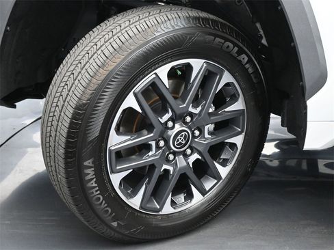 Used 2024 Toyota Tundra Limited image 23