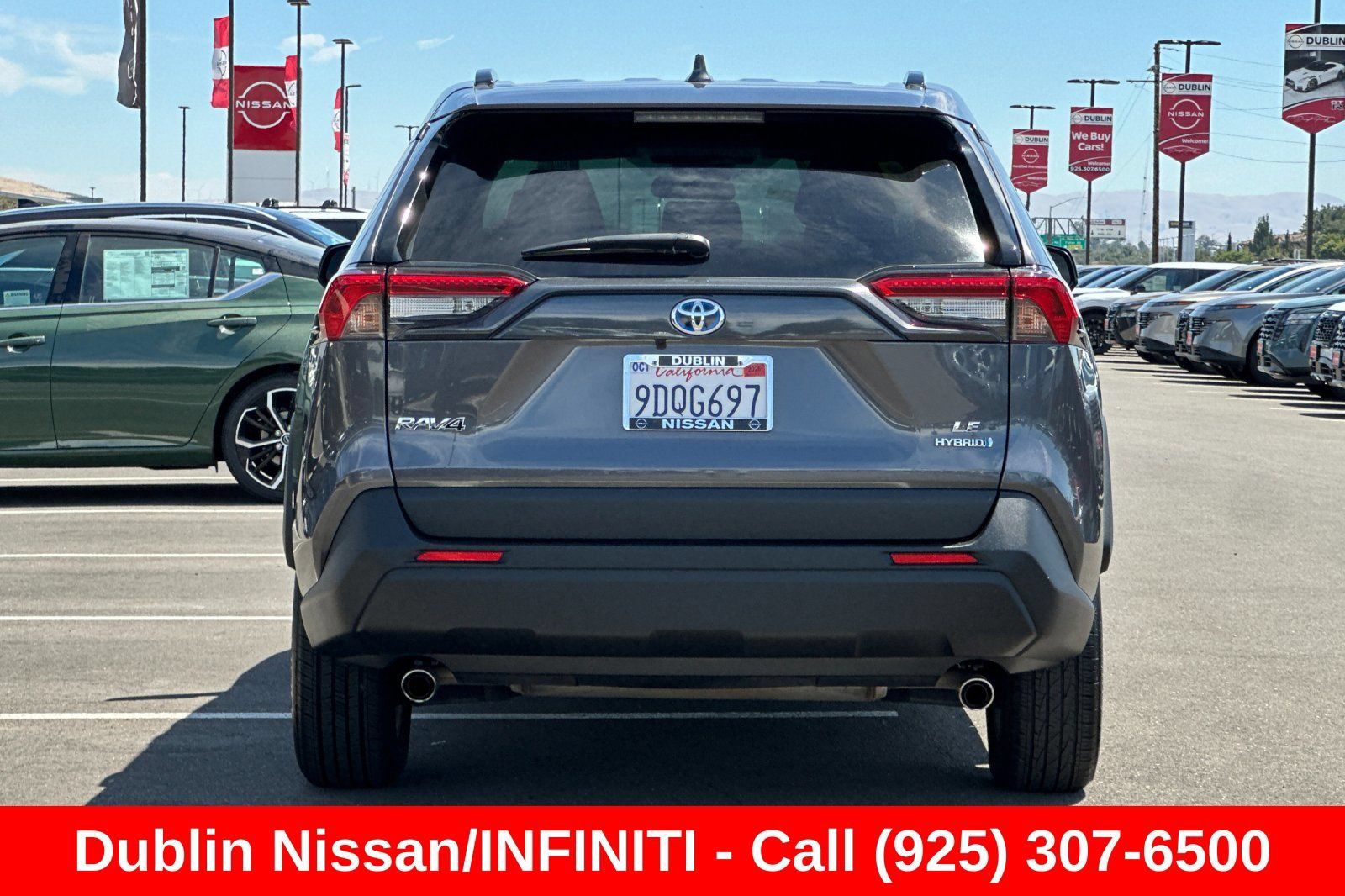 Used 2022 Toyota RAV4 LE AWD/4WD image 5