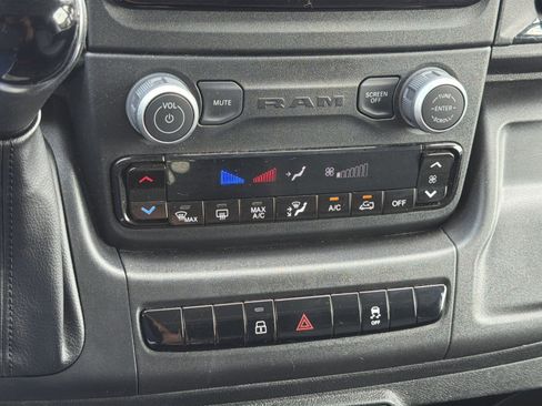 Used 2025 RAM ProMaster 2500 w/ U-Haul Equipment Group FWD image 20