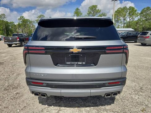 Used 2025 Chevrolet Traverse LT w/ Driver Confidence Package FWD image 5