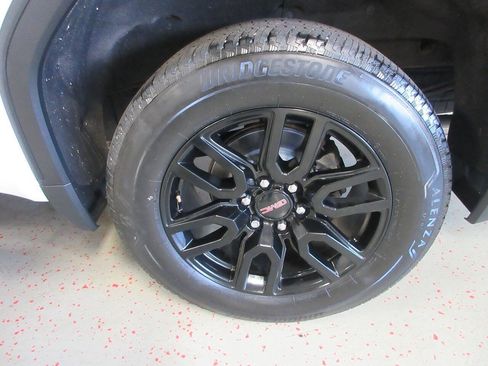 Used 2021 GMC Sierra 1500 Elevation w/ LPO, Elevation Black Package image 26