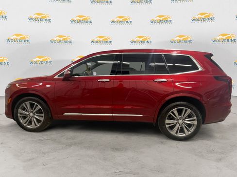 Used 2025 Cadillac XT6 Premium Luxury image 2