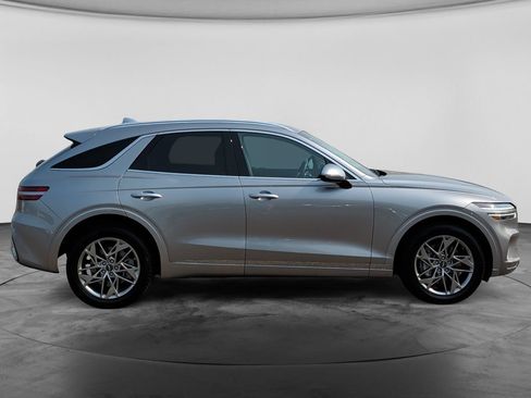 Used 2025 Genesis GV70 2.5T AWD/4WD image 11
