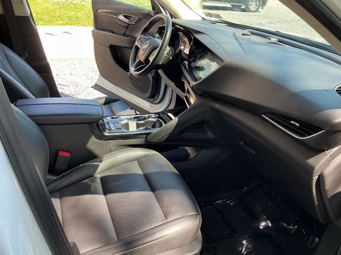 Used 2023 Buick Envision Essence FWD image 23