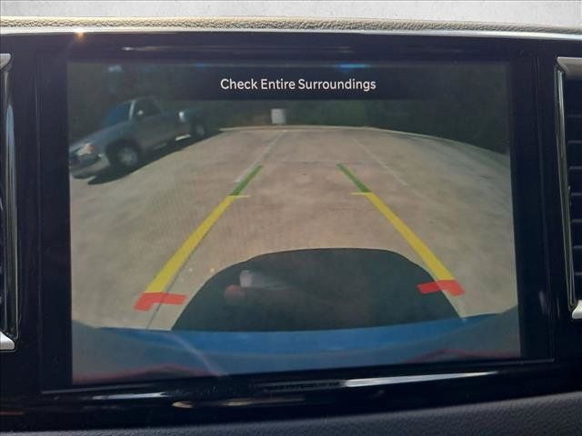 Used 2024 Chrysler Pacifica Touring-L FWD image 13