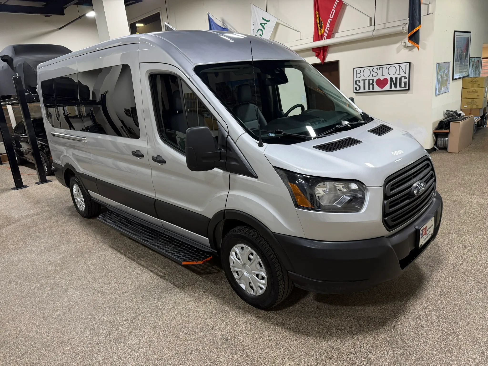 Used 2019 Ford Transit 250 148 Medium Roof RWD image 14