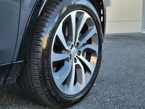 Used 2025 Land Rover Discovery Sport Dynamic SE image 44