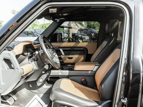 Used 2023 Land Rover Defender 90 X-Dynamic SE AWD/4WD image 21