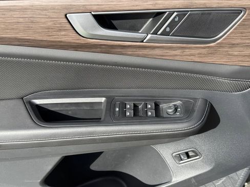 Used 2025 Volkswagen Atlas SEL image 11