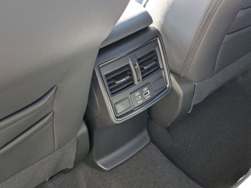 Used 2025 Subaru Forester Limited image 12