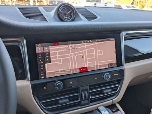 New 2026 Porsche Macan image 17