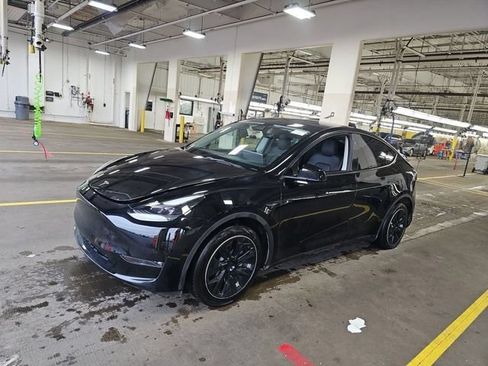 Used 2023 Tesla Model Y Long Range AWD/4WD image 1