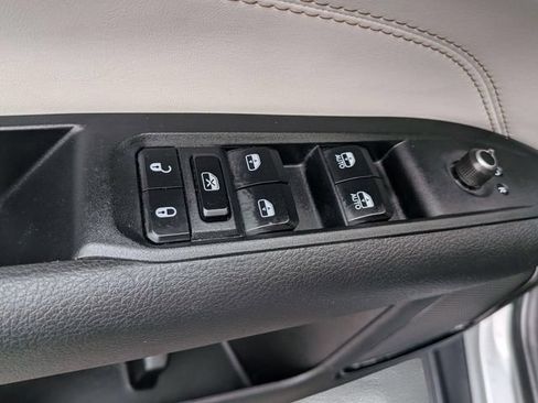 Used 2025 Jeep Compass Limited AWD/4WD image 16