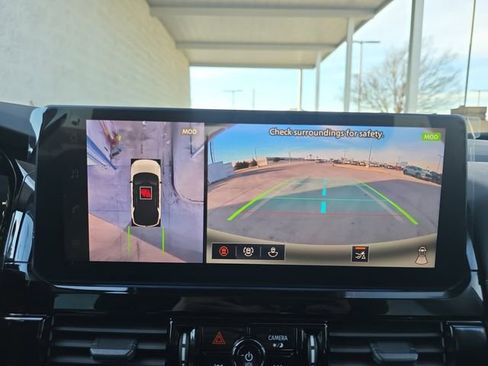 New 2026 Nissan Pathfinder SL image 9