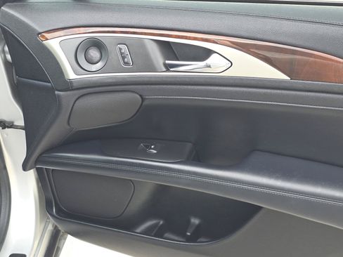Used 2017 Lincoln MKZ Reserve w/ Climate Package FWD image 17