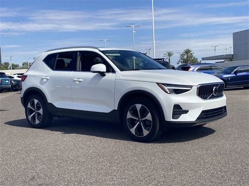 New 2025 Volvo XC40 B5 Core w/ Protection Package Premier image 4