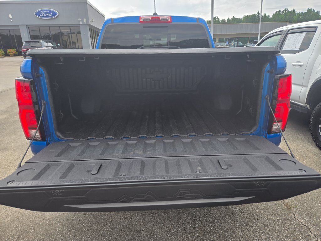 Used 2023 Chevrolet Colorado Z71 w/ Z71 Convenience Package 2 AWD/4WD image 5