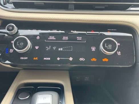 Used 2024 INFINITI QX60 Sensory AWD/4WD image 24