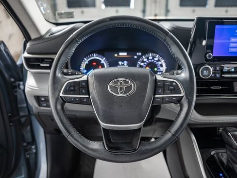 Certified 2023 Toyota Highlander LE image 30