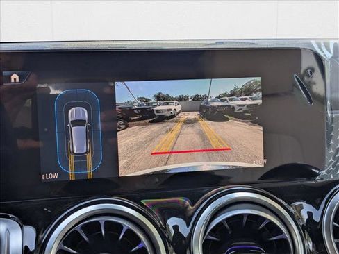 New 2025 Mercedes-Benz GLB 250 GLB 250 image 12