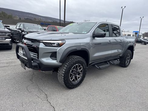 New 2026 Chevrolet Colorado ZR2 w/ Off-Road Front Bumper Package image 8
