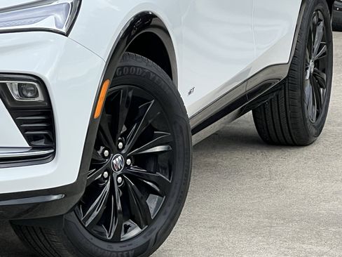 Used 2025 Buick Envista Sport Touring image 8