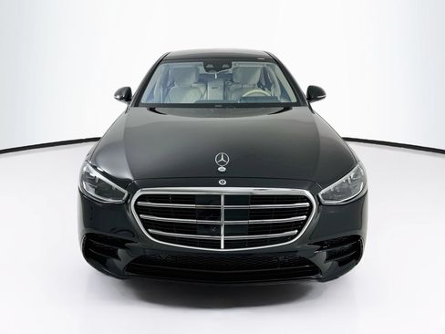 Used 2022 Mercedes-Benz S 580 4MATIC Sedan image 2
