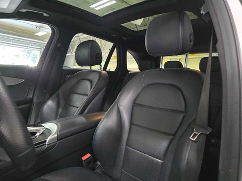 Used 2019 Mercedes-Benz GLC 350e 4MATIC image 21