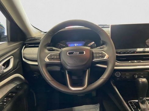 Used 2022 Jeep Compass Latitude image 13