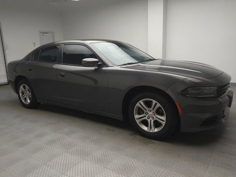 Used 2019 Dodge Charger SXT image 11
