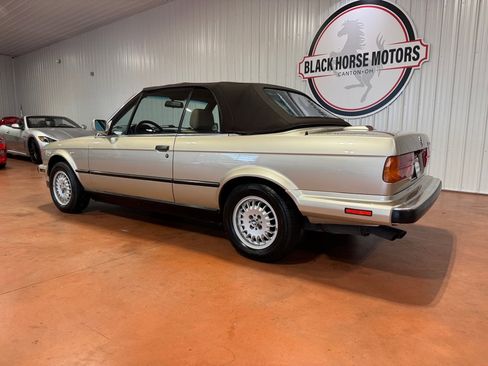 Used 1990 BMW 325i Convertible image 13