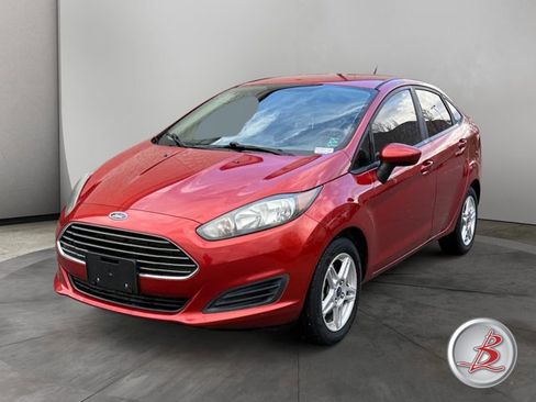 Used 2019 Ford Fiesta SE image 2