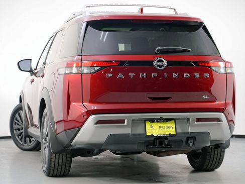 Used 2022 Nissan Pathfinder SL w/ SL Premium Package image 5