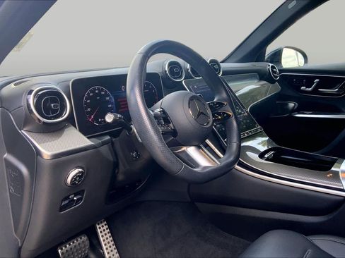 Used 2024 Mercedes-Benz GLC 300 4MATIC image 17