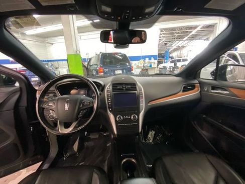 Used 2019 Lincoln MKC Reserve image 28