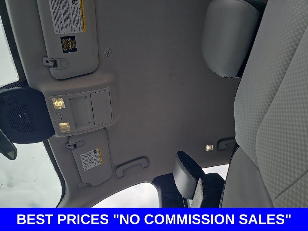 Used 2025 Ford Escape SE FWD image 31