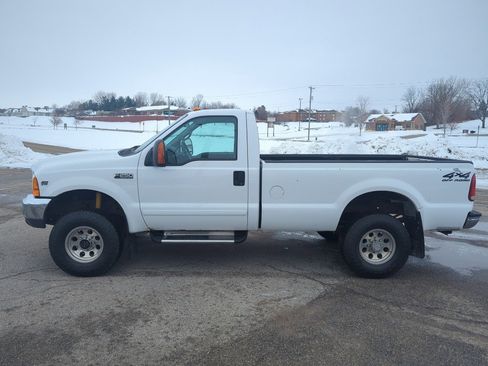 Used 2001 Ford F250 XLT image 4