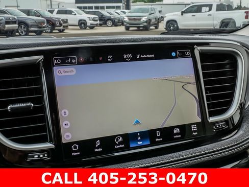 Used 2024 Chrysler Pacifica Limited FWD image 36