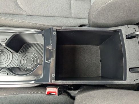 Used 2025 Kia K4 LXS image 29