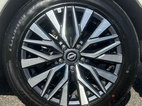 Used 2025 Nissan Altima 2.5 SV FWD image 27