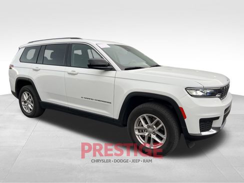 Used 2023 Jeep Grand Cherokee L Laredo image 3