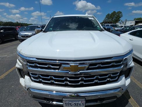 Used 2023 Chevrolet Silverado 1500 LTZ AWD/4WD image 3