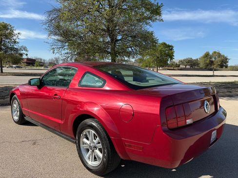 Used 2006 Ford Mustang Coupe image 7