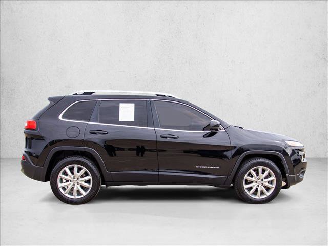 Used 2017 Jeep Cherokee Limited AWD/4WD image 4