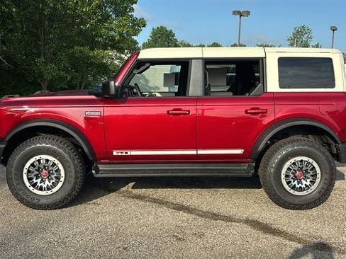 New 2026 Ford Bronco Outer Banks w/ Sasquatch Package AWD/4WD image 3