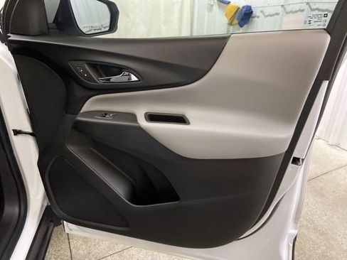 Used 2023 Chevrolet Equinox LT FWD image 27